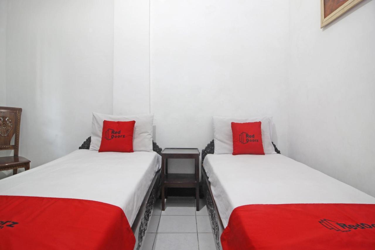 Reddoorz Plus @ Taman Siswa 3 Yogyakarta Luaran gambar