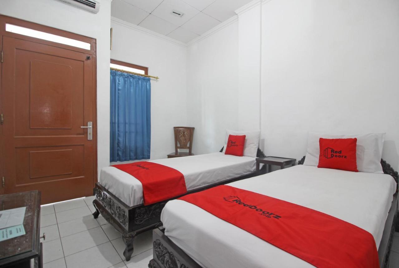 Reddoorz Plus @ Taman Siswa 3 Yogyakarta Luaran gambar