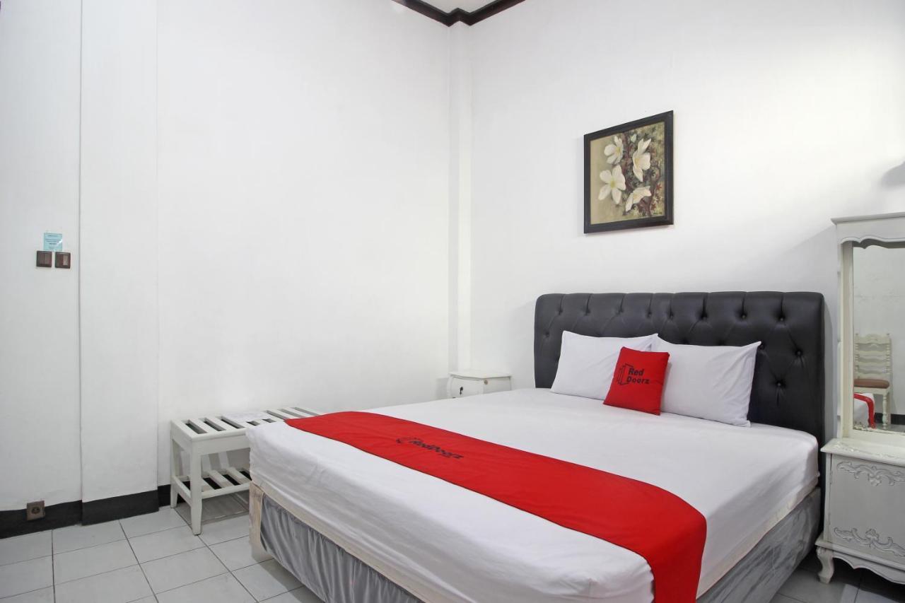 Reddoorz Plus @ Taman Siswa 3 Yogyakarta Luaran gambar